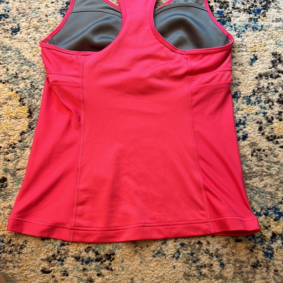 Nike Dri-fit tank Pink with built in sports bra - Picture 9 of 9